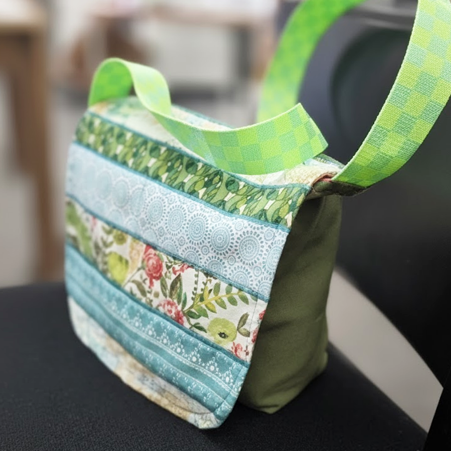 Sew Smart Kids Workshop - Free-style Applique Messenger Bag with Laurie Alice